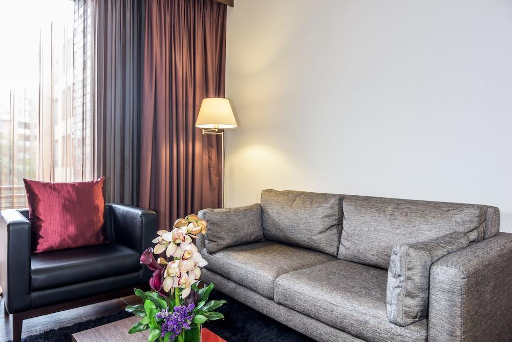 Nh Collection Bogota Andino Royal Hotel Luaran gambar A living room in a hotel