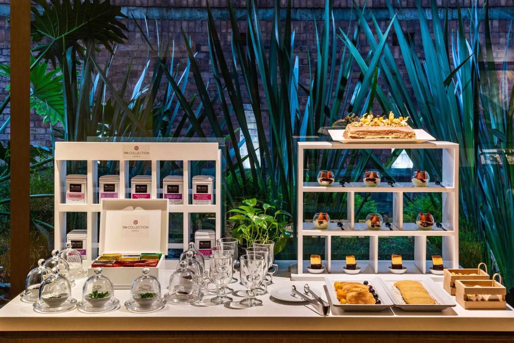 Nh Collection Bogota Andino Royal Hotel Luaran gambar A buffet at a hotel
