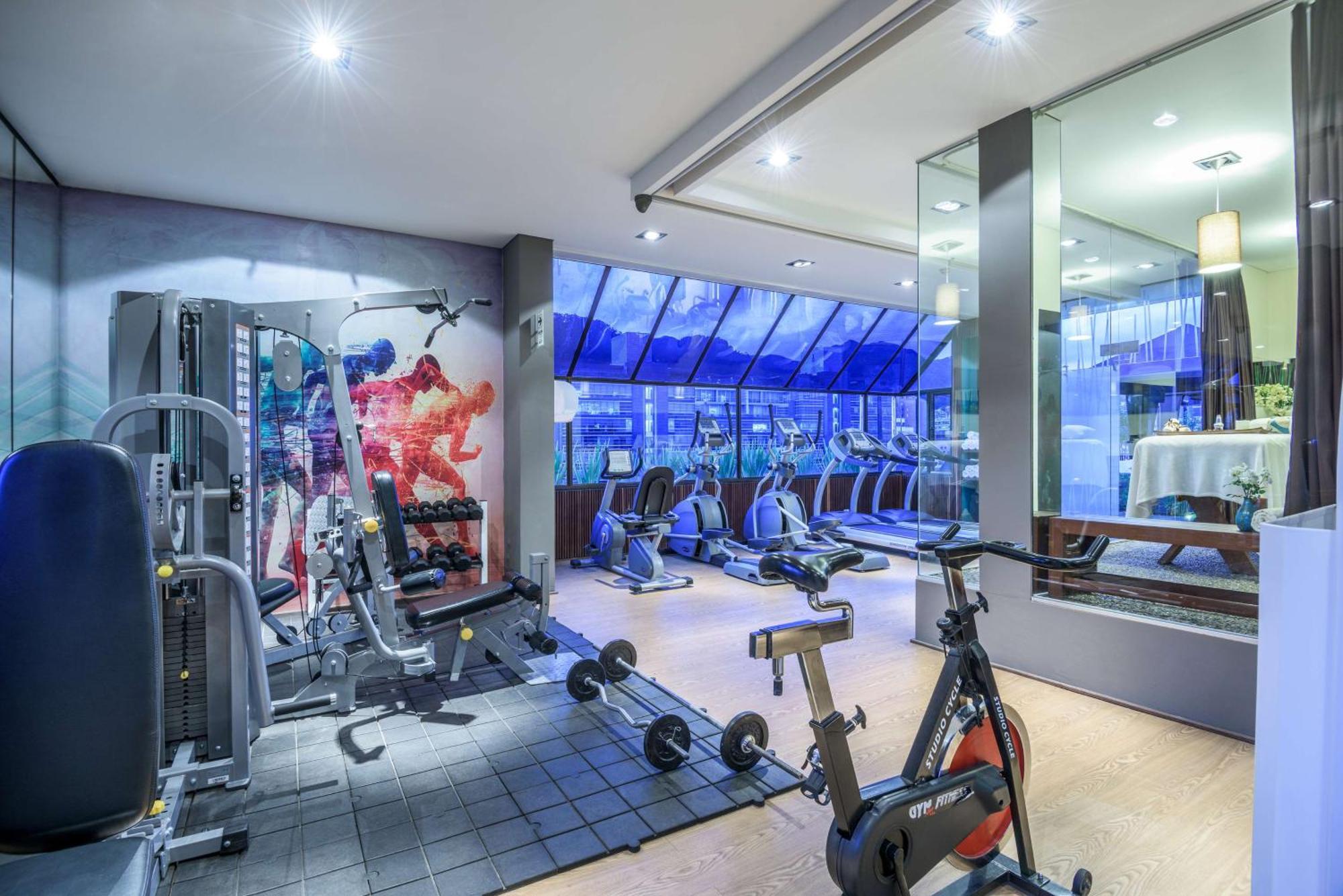 Nh Collection Bogota Andino Royal Hotel Luaran gambar The gym at the hotel