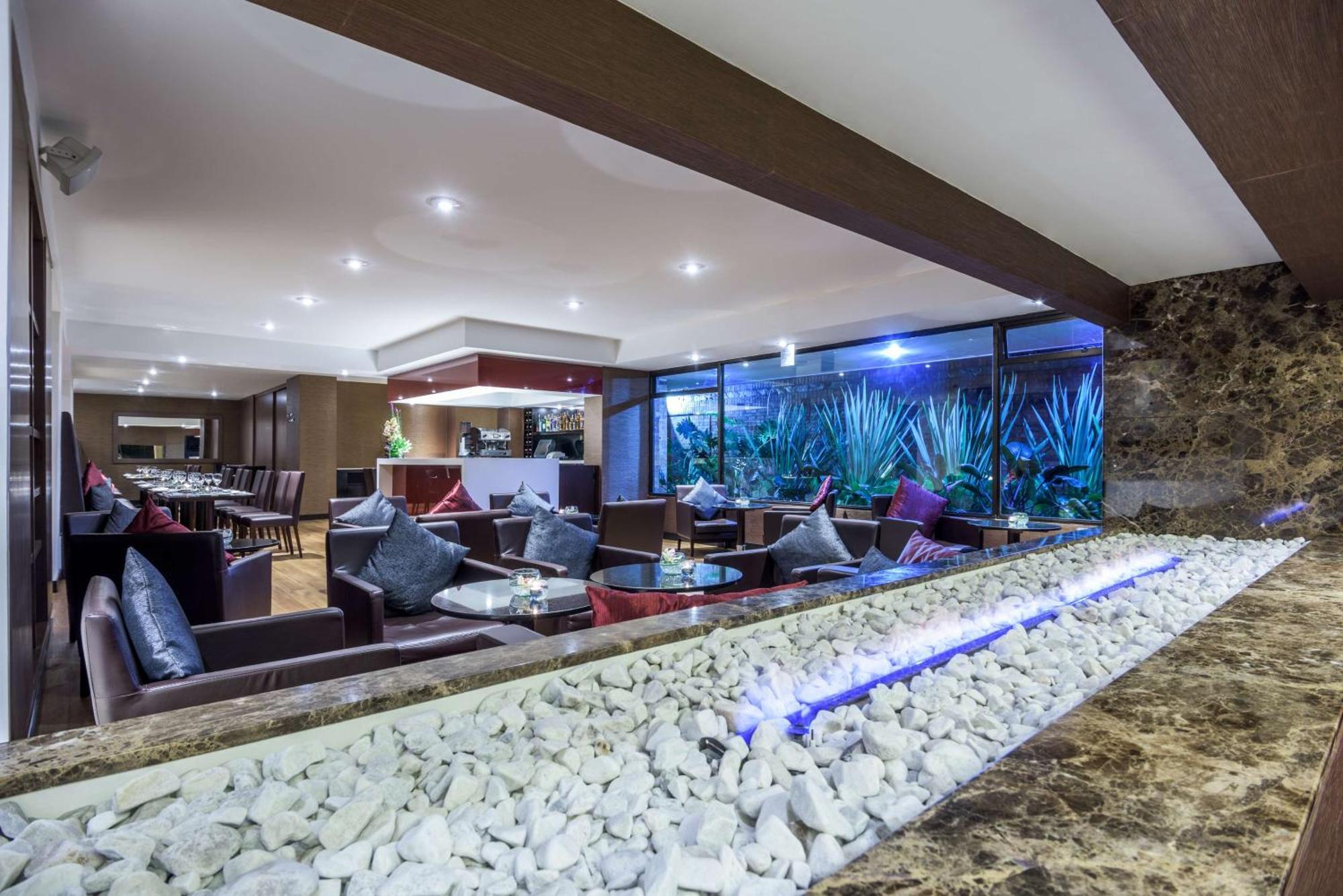 Nh Collection Bogota Andino Royal Hotel Luaran gambar The lobby of the hotel