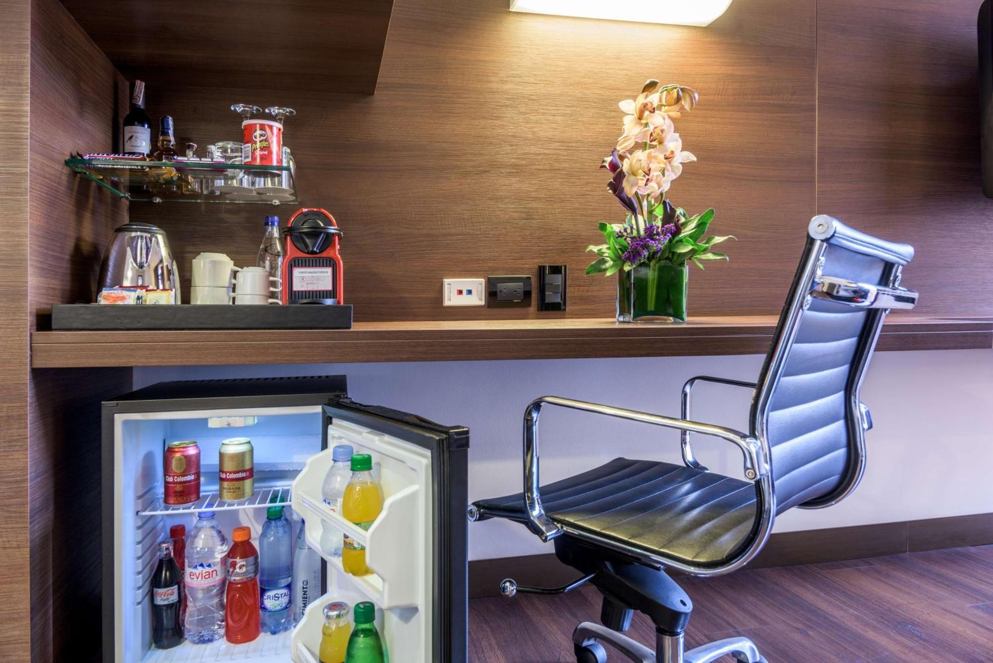 Nh Collection Bogota Andino Royal Hotel Luaran gambar A mini-bar in a hotel room